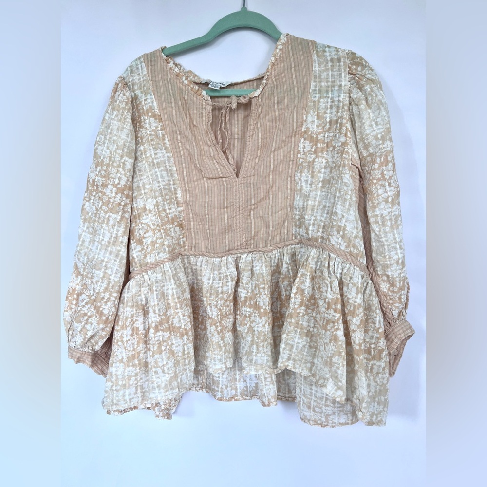 American Eagle XL Outfitters Beige Floral cottage core puffy Blouse %100 cotton